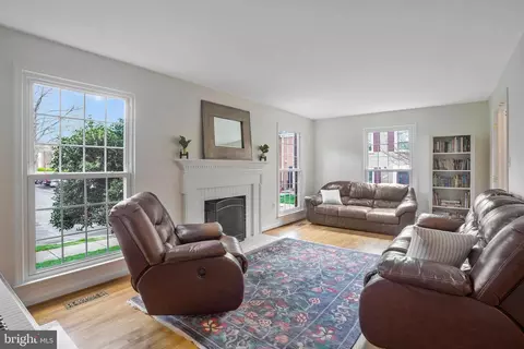 Living - 7075 Leestone St, Springfield, VA 22151 photo 1 of 6