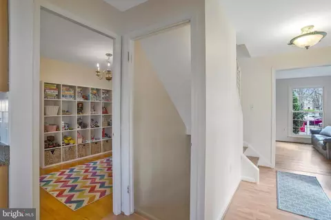 Entry Way - 7075 Leestone St, Springfield, VA 22151 photo 2 of 5