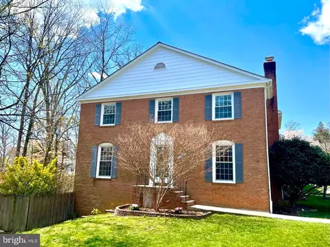 7075 Leestone St, Springfield, VA 22151