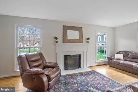 Living - 7075 Leestone St, Springfield, VA 22151 photo 3 of 6