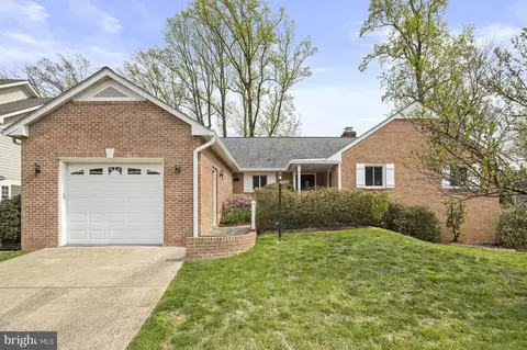 Exterior - 6433 Tucker Ave, Mclean, VA 22101 photo 6 of 7
