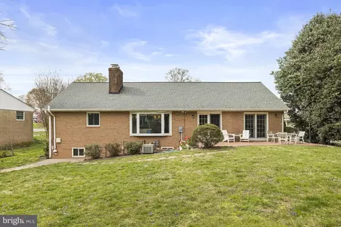 Exterior - 6433 Tucker Ave, Mclean, VA 22101 photo 4 of 7