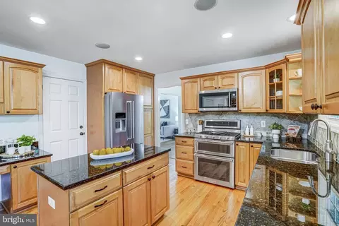 Kitchen - 6380 Phillip Ct, Springfield, VA 22152 photo 5 of 7