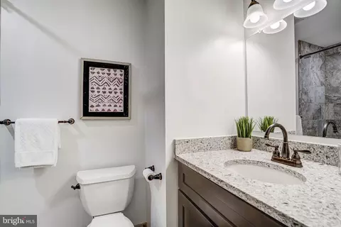 Bath - 6380 Phillip Ct, Springfield, VA 22152 photo 8 of 9