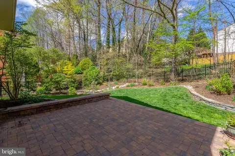 Exterior - 6380 Phillip Ct, Springfield, VA 22152 photo 12 of 25