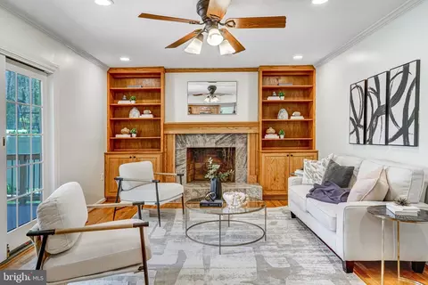 Living - 6380 Phillip Ct, Springfield, VA 22152 photo 5 of 11