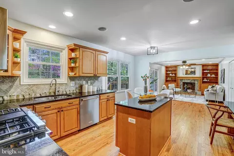 Kitchen - 6380 Phillip Ct, Springfield, VA 22152 photo 6 of 7