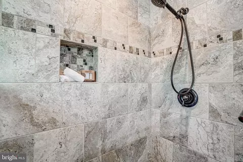Bath - 6380 Phillip Ct, Springfield, VA 22152 photo 3 of 9