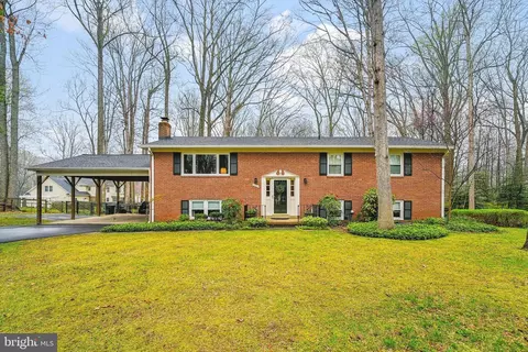 5103 Gunpowder Rd, Fairfax, VA 22030