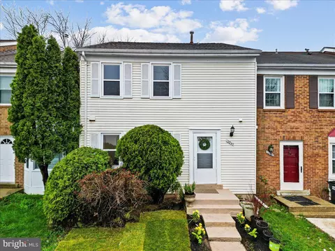 12947 Ridgemist Ln, Fairfax, VA 22033