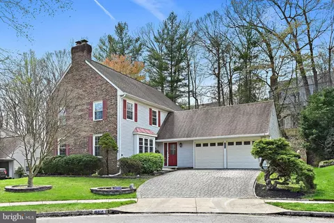 8405 Golden Aspen Ct, Springfield, VA 22153