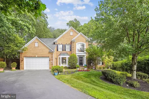 11622 Cedar Chase Rd, Herndon, VA 20170