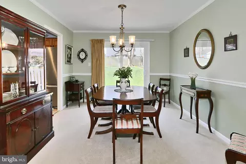 Dining - 7104 Rolling Forest Ave, Springfield, VA 22152 photo 4 of 4