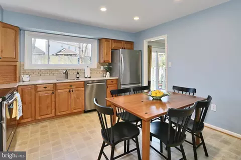 Dining - 7104 Rolling Forest Ave, Springfield, VA 22152 photo 1 of 4