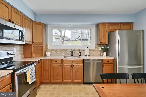 Kitchen - 7104 Rolling Forest Ave, Springfield, VA 22152 photo 1 of 4