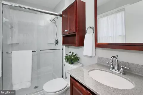 Bath - 7104 Rolling Forest Ave, Springfield, VA 22152 photo 1 of 3