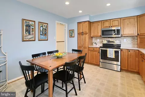 Kitchen - 7104 Rolling Forest Ave, Springfield, VA 22152 photo 3 of 4