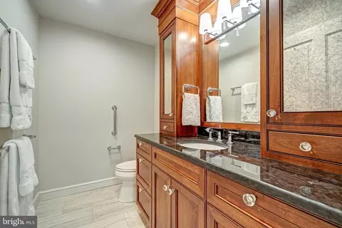 Bath - 6305 Stoneham Ln, Mclean, VA 22101 photo 1 of 7