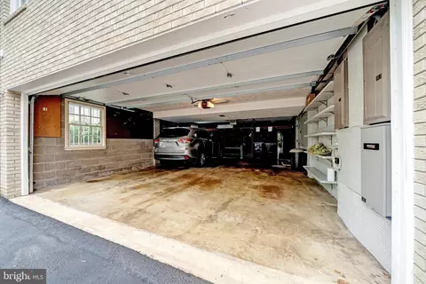 Exterior - 6305 Stoneham Ln, Mclean, VA 22101 photo 41 of 50