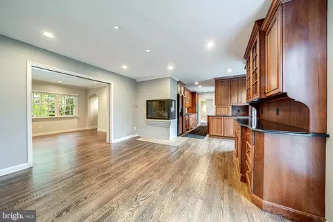 Kitchen - 6305 Stoneham Ln, Mclean, VA 22101 photo 6 of 6