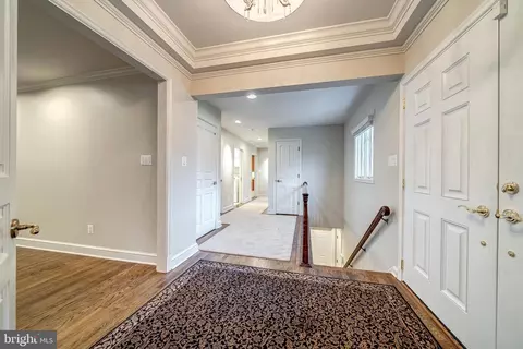 Entry Way - 6305 Stoneham Ln, Mclean, VA 22101 photo 2 of 3