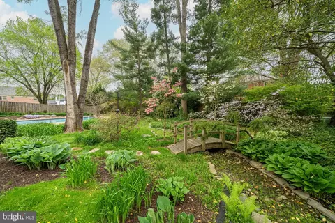 Exterior - 6305 Stoneham Ln, Mclean, VA 22101 photo 20 of 50