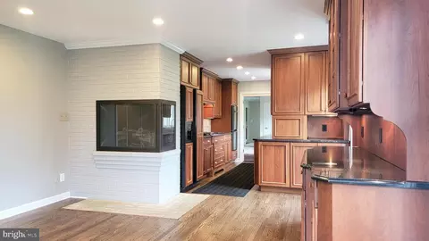 Kitchen - 6305 Stoneham Ln, Mclean, VA 22101 photo 4 of 6