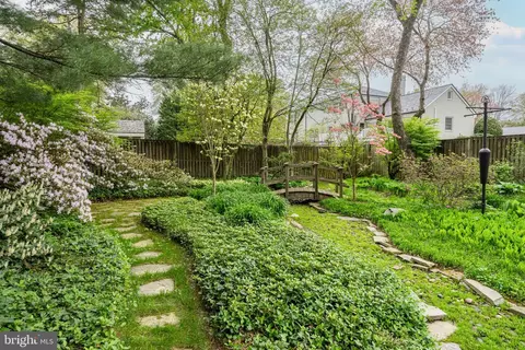Exterior - 6305 Stoneham Ln, Mclean, VA 22101 photo 19 of 50