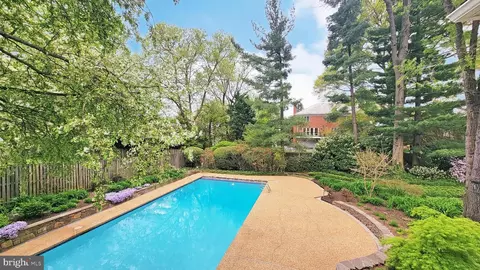 Exterior - 6305 Stoneham Ln, Mclean, VA 22101 photo 35 of 50