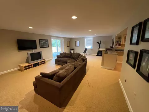Living - 6858 Saint Albans Rd, Mclean, VA 22101 photo 6 of 6