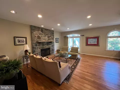 Living - 6858 Saint Albans Rd, Mclean, VA 22101 photo 5 of 6