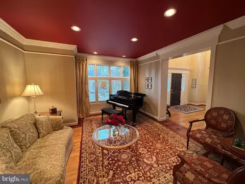 Living - 6858 Saint Albans Rd, Mclean, VA 22101 photo 2 of 6