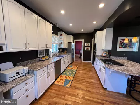 Kitchen - 6858 Saint Albans Rd, Mclean, VA 22101 photo 2 of 5
