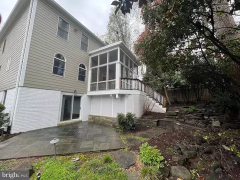 Exterior - 6858 Saint Albans Rd, Mclean, VA 22101 photo 4 of 5