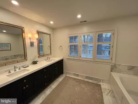 Bath - 6858 Saint Albans Rd, Mclean, VA 22101 photo 1 of 5