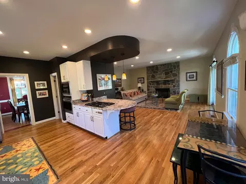 Kitchen - 6858 Saint Albans Rd, Mclean, VA 22101 photo 4 of 5
