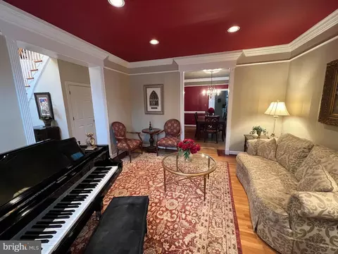 Living - 6858 Saint Albans Rd, Mclean, VA 22101 photo 3 of 6