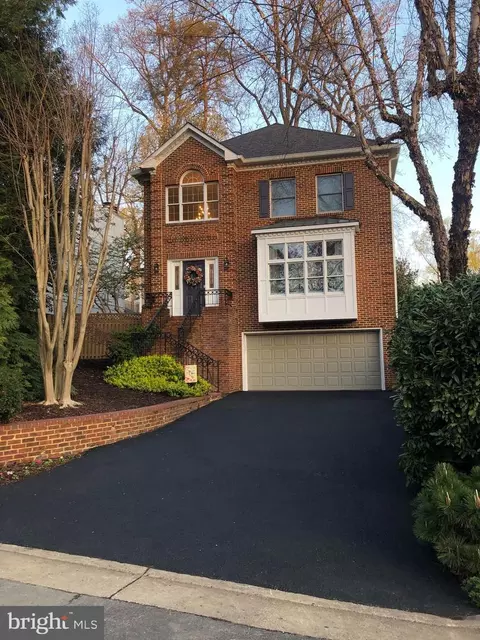 6858 Saint Albans Rd, Mclean, VA 22101