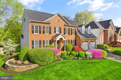 6609 Rock Crystal Dr, Clifton, VA 20124