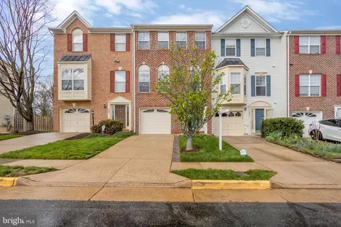 5243 Ballycastle Cir, Alexandria, VA 22315