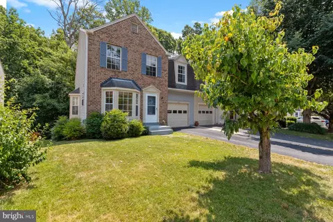7941 Gambrill Ct, Springfield, VA 22153