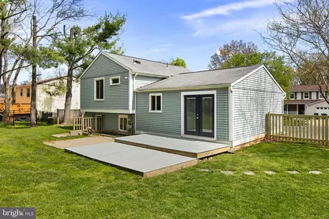 Exterior - 12824 Framingham Ct, Herndon, VA 20171 photo 4 of 10