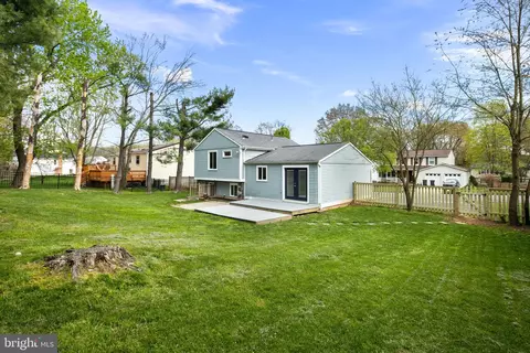 Exterior - 12824 Framingham Ct, Herndon, VA 20171 photo 8 of 10