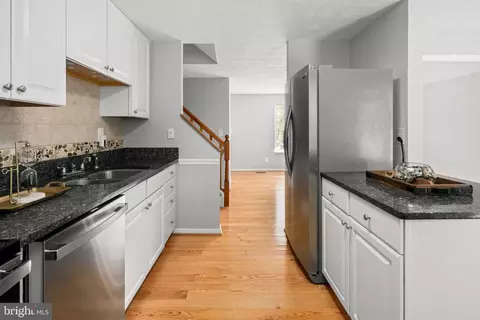 Kitchen - 12824 Framingham Ct, Herndon, VA 20171 photo 7 of 7