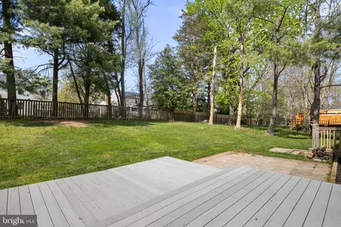 Exterior - 12824 Framingham Ct, Herndon, VA 20171 photo 5 of 10