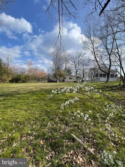 3634 W Ox Rd, Fairfax, VA 22033