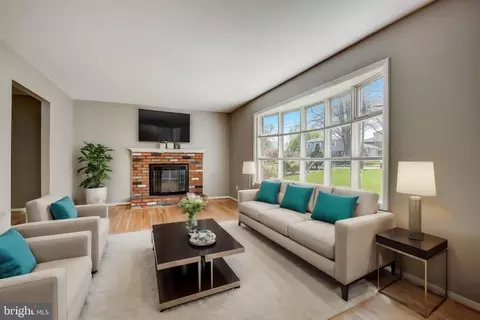 4439 Rockcrest Dr, Fairfax, VA 22032
