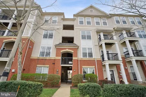 11327 Aristotle Dr #5-305, Fairfax, VA 22030