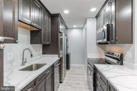 14903 Rydell Rd #304, Centreville, VA 20121
