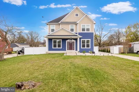 6031 Kathmoor Dr, Alexandria, VA 22310